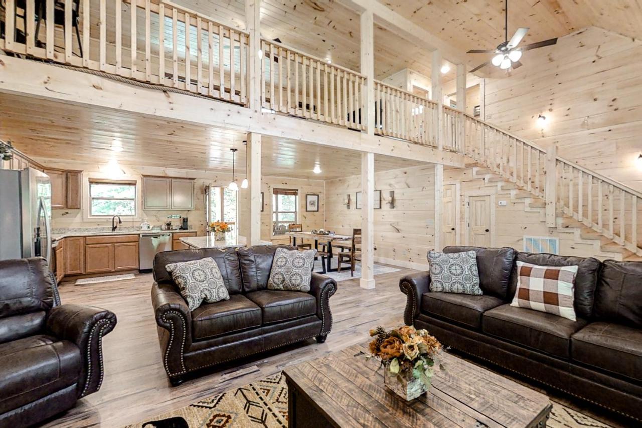 Misty Mountain Retreat Villa Сивиървил Екстериор снимка