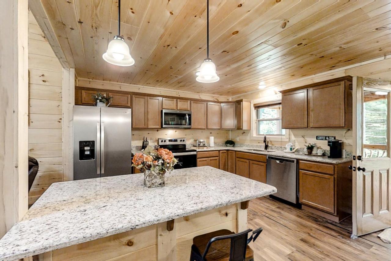 Misty Mountain Retreat Villa Сивиървил Екстериор снимка